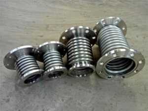 Metal expansion joint without tie rod-5