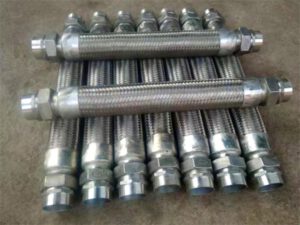 Threaded metal hose pump connector -2